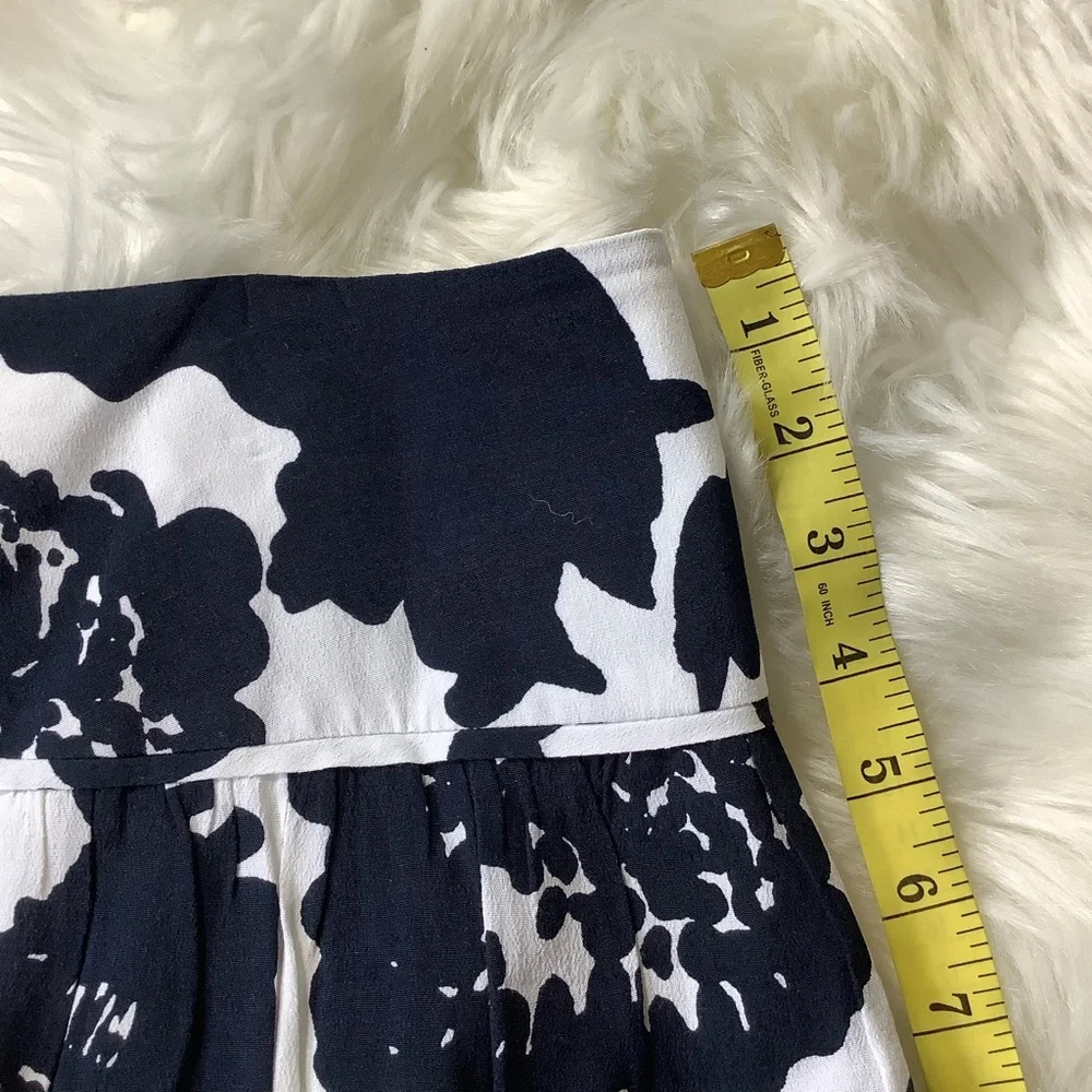 LOFT Floral White Blue Flare Flirty‎ Lined Skirt Size 10